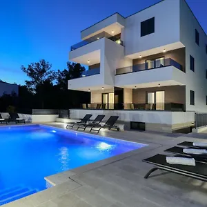 Ankora 1 With Heated Pool Apartman